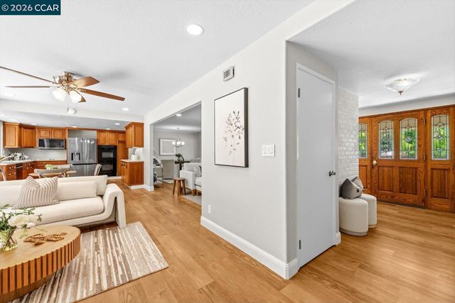 256 Mountaire Cir, Clayton, CA 94517
