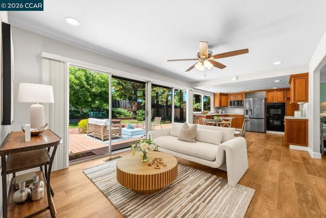 256 Mountaire Cir, Clayton, CA 94517