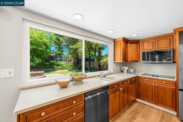 256 Mountaire Cir, Clayton, CA 94517