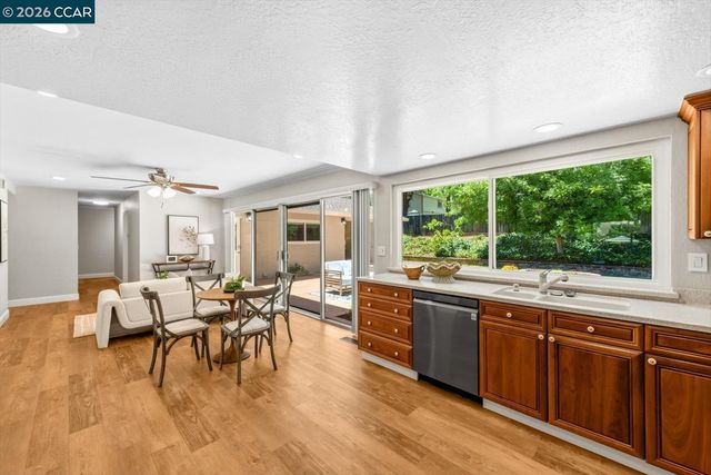 256 Mountaire Cir, Clayton, CA 94517