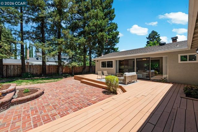 256 Mountaire Cir, Clayton, CA 94517
