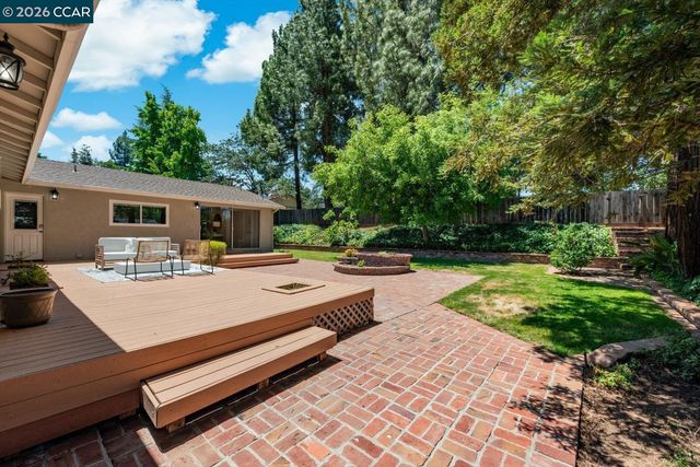 256 Mountaire Cir, Clayton, CA 94517
