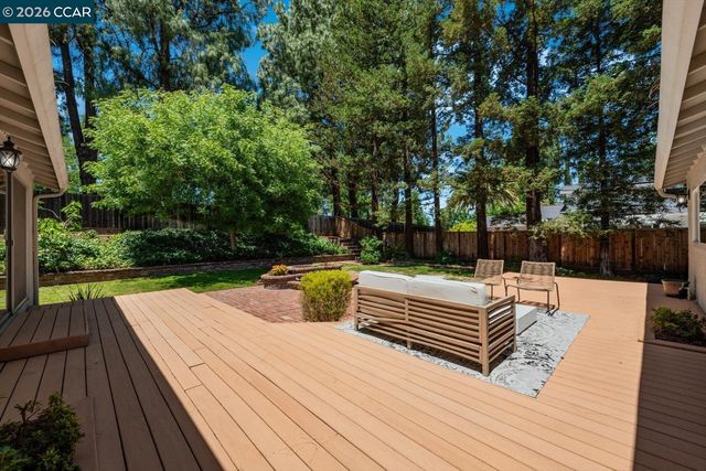 256 Mountaire Cir, Clayton, CA 94517