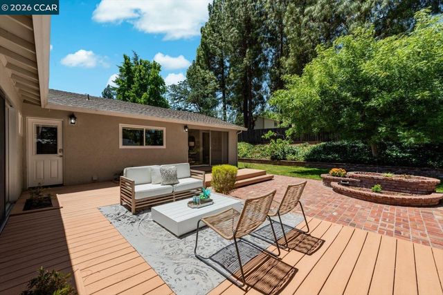 256 Mountaire Cir, Clayton, CA 94517