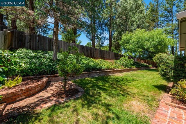 256 Mountaire Cir, Clayton, CA 94517