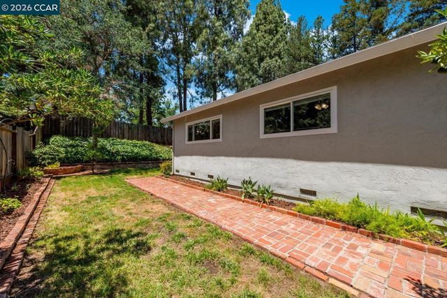 256 Mountaire Cir, Clayton, CA 94517