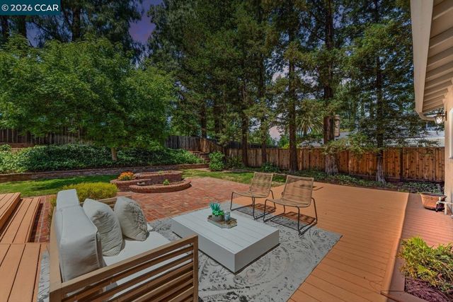 256 Mountaire Cir, Clayton, CA 94517
