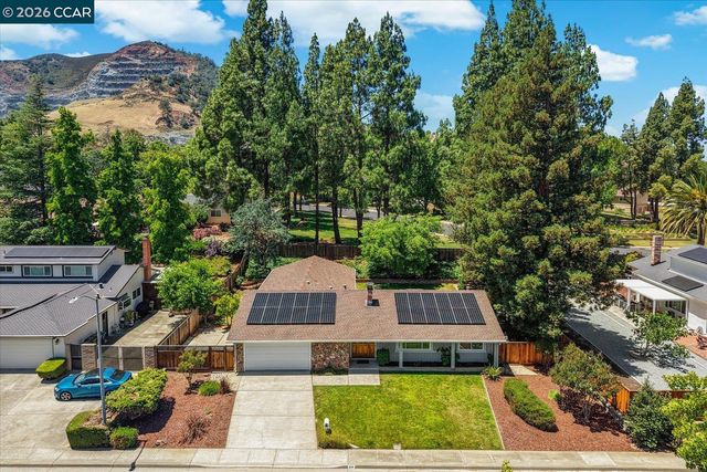 256 Mountaire Cir, Clayton, CA 94517