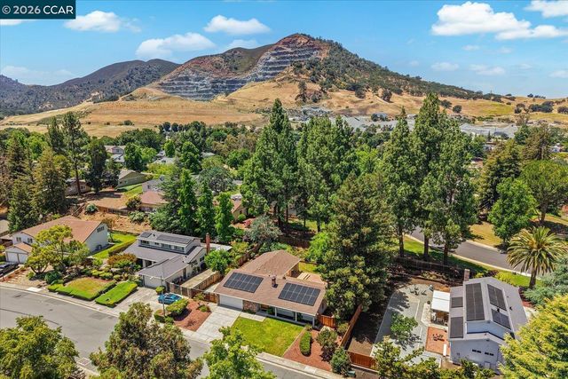 256 Mountaire Cir, Clayton, CA 94517