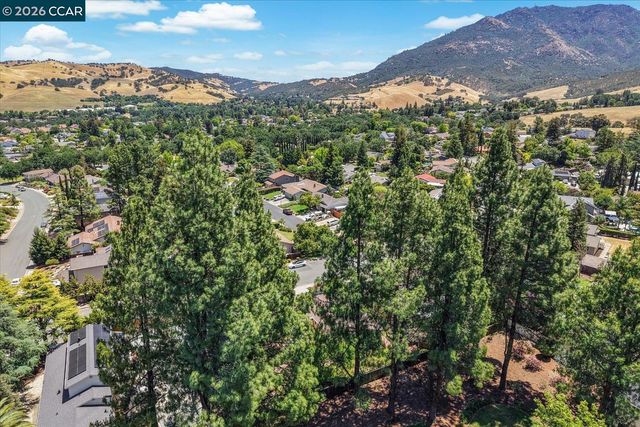 256 Mountaire Cir, Clayton, CA 94517