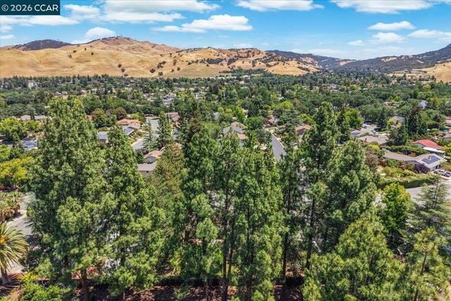 256 Mountaire Cir, Clayton, CA 94517