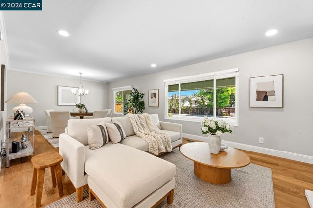 256 Mountaire Cir, Clayton, CA 94517