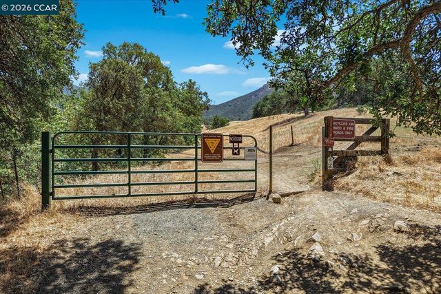 256 Mountaire Cir, Clayton, CA 94517