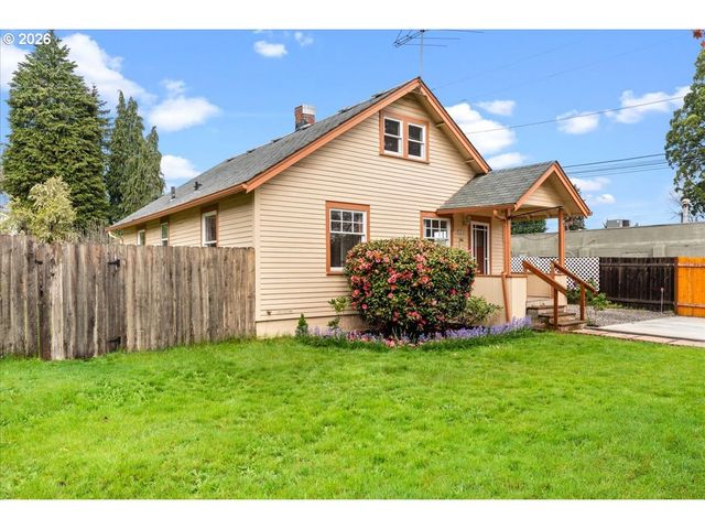 1818 ELM St, Forest Grove, OR 97116