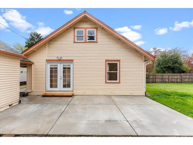 1818 ELM St, Forest Grove, OR 97116
