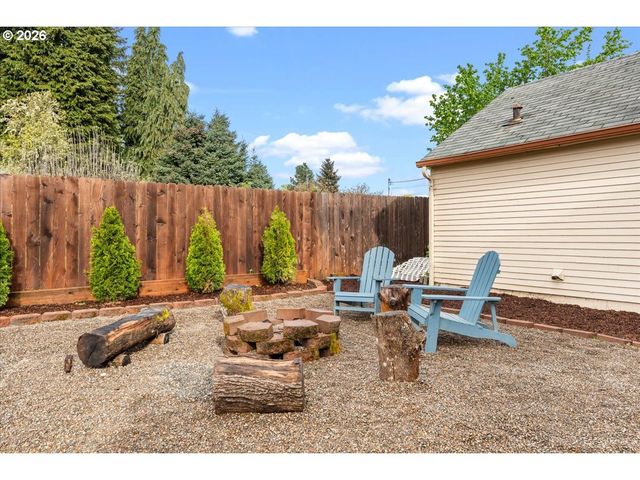 1818 ELM St, Forest Grove, OR 97116