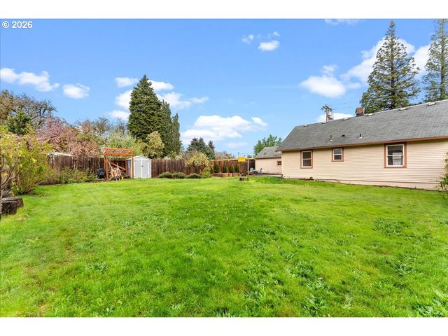 1818 ELM St, Forest Grove, OR 97116