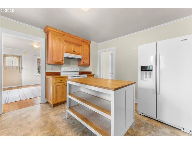 1818 ELM St, Forest Grove, OR 97116