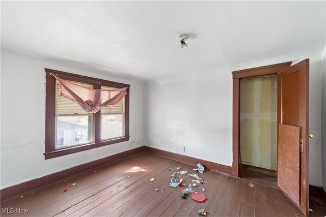 911 W 9th Street, Lorain, OH 44052