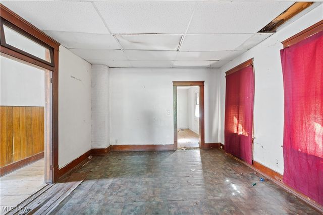 911 W 9th Street, Lorain, OH 44052