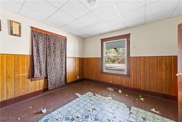 911 W 9th Street, Lorain, OH 44052