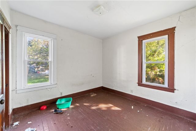 911 W 9th Street, Lorain, OH 44052