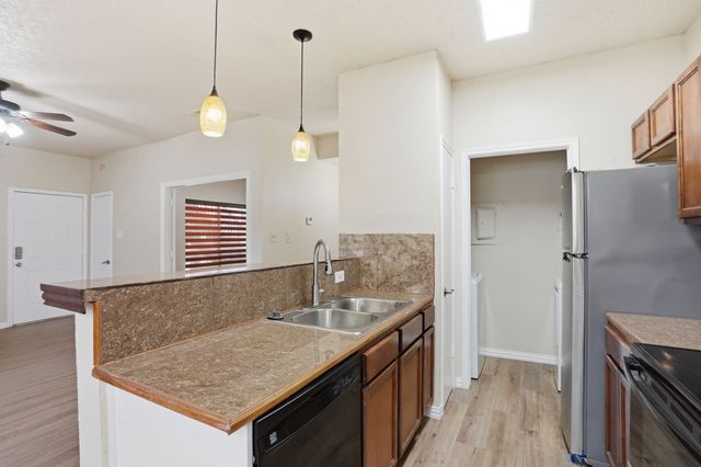 4101 Esters Road 101, Irving, TX 75038