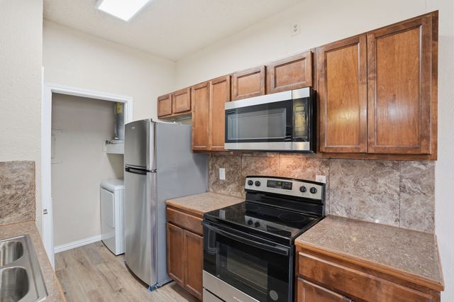 4101 Esters Road 101, Irving, TX 75038