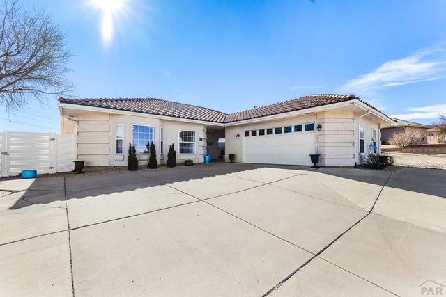 37 Tierra Casa Dr, Pueblo, CO 81005