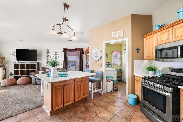 37 Tierra Casa Dr, Pueblo, CO 81005