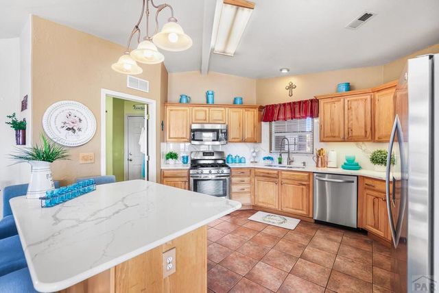 37 Tierra Casa Dr, Pueblo, CO 81005