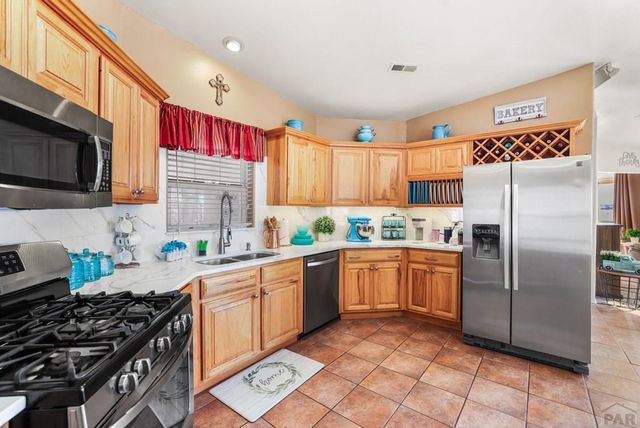 37 Tierra Casa Dr, Pueblo, CO 81005