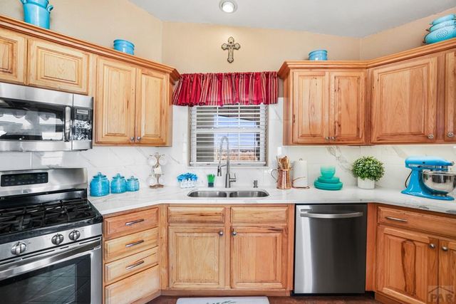 37 Tierra Casa Dr, Pueblo, CO 81005