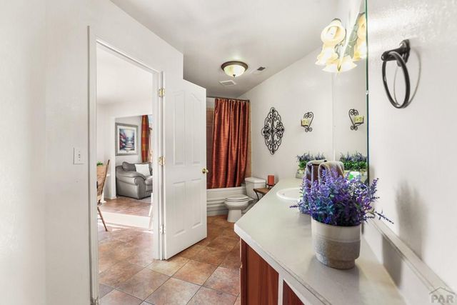 37 Tierra Casa Dr, Pueblo, CO 81005