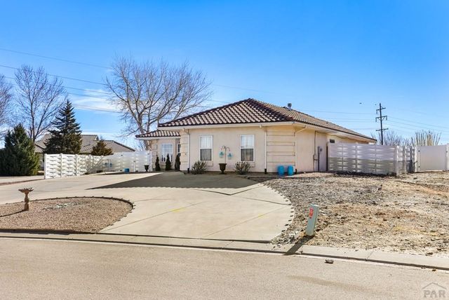 37 Tierra Casa Dr, Pueblo, CO 81005