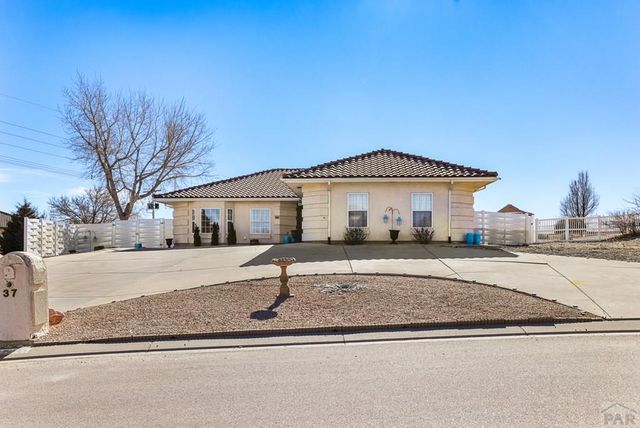 37 Tierra Casa Dr, Pueblo, CO 81005