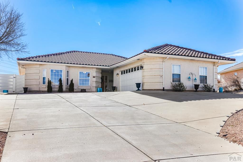 37 Tierra Casa Dr, Pueblo, CO 81005