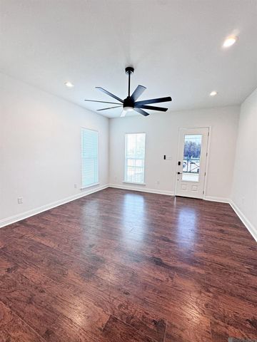 3120 Live Oak St, New Orleans, LA 70118