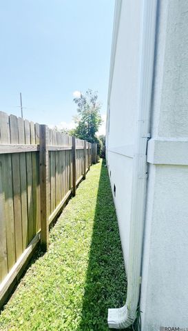 3120 Live Oak St, New Orleans, LA 70118