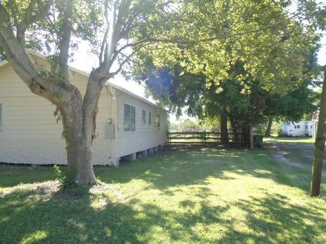 510 Massey Tompkins Road, Baytown, TX 77521