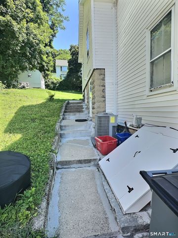10 Washington Street, Derby, CT 06418