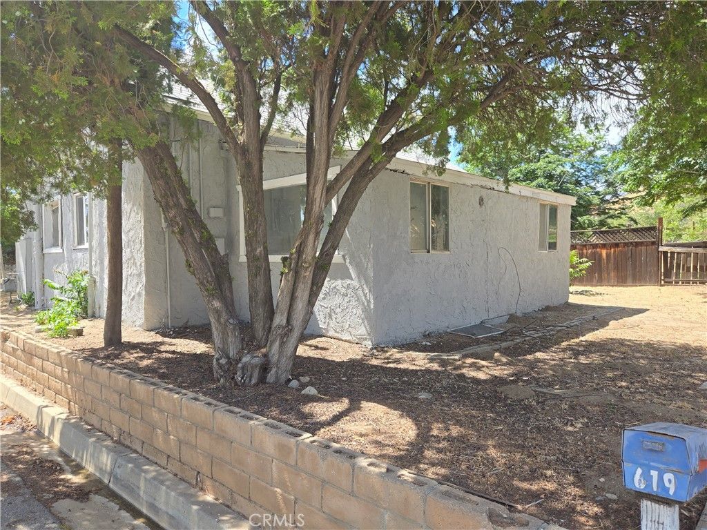 Image 2 of property listing at 619 ST W GILMAN, Banning, CA 92220