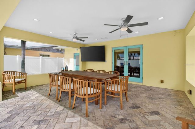 517 39TH AVENUE, St Pete Beach, FL 33706