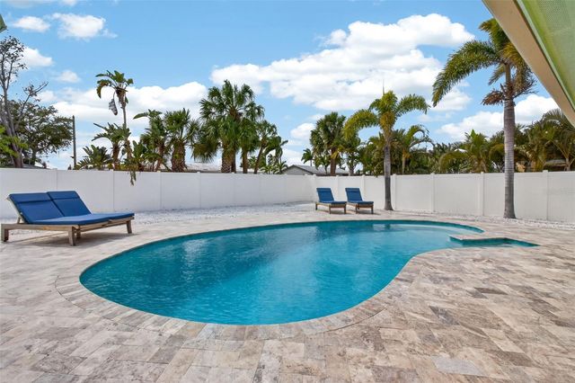 517 39TH AVENUE, St Pete Beach, FL 33706