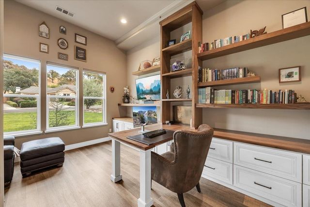 10407 Fox Borough Dr, Oakdale, CA 95361