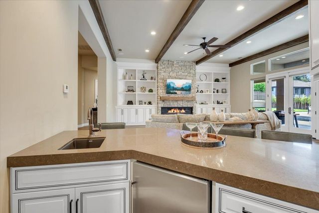 10407 Fox Borough Dr, Oakdale, CA 95361