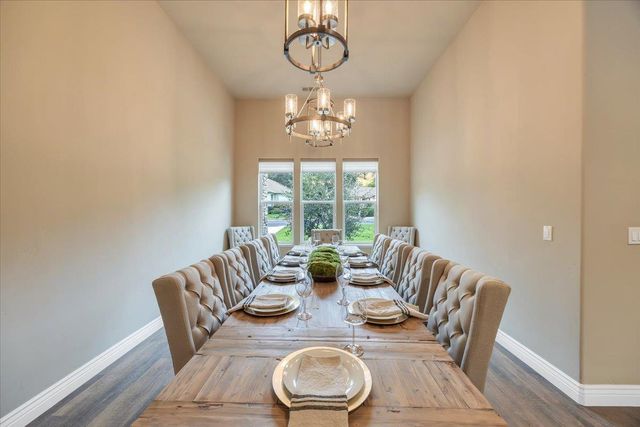 10407 Fox Borough Dr, Oakdale, CA 95361