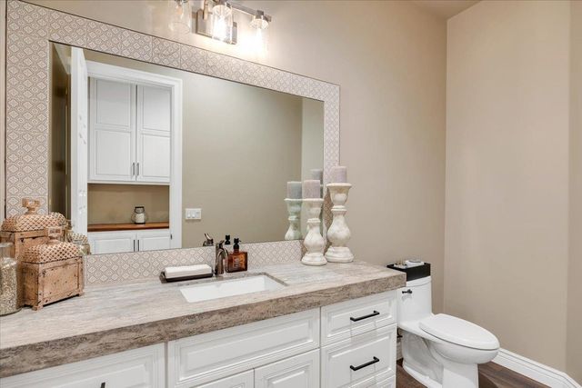 10407 Fox Borough Dr, Oakdale, CA 95361