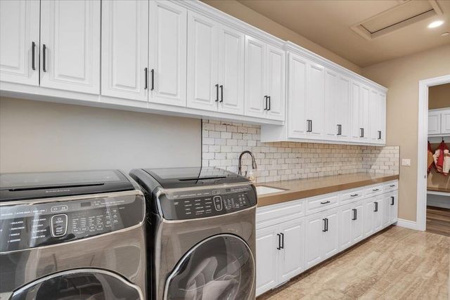 10407 Fox Borough Dr, Oakdale, CA 95361