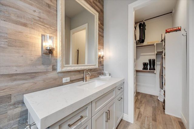 10407 Fox Borough Dr, Oakdale, CA 95361